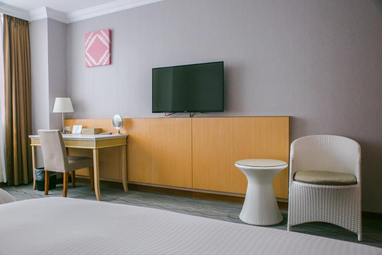 เจียวสี - เดอะ ริเวอร์ไซด์ Hotel เจียวซี ภายนอก รูปภาพ
